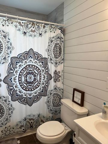 5564 Redwood Avenue, Portage, IN 46368