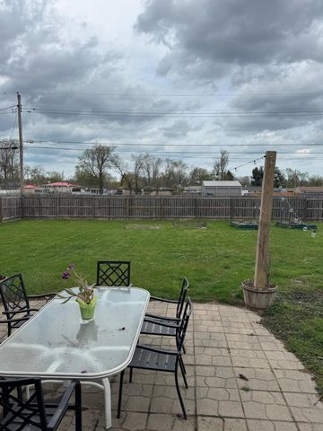 5564 Redwood Avenue, Portage, IN 46368