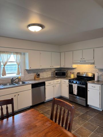 5564 Redwood Avenue, Portage, IN 46368