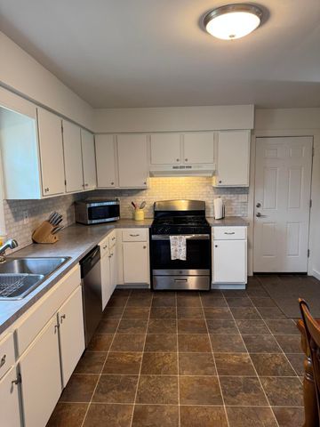 5564 Redwood Avenue, Portage, IN 46368