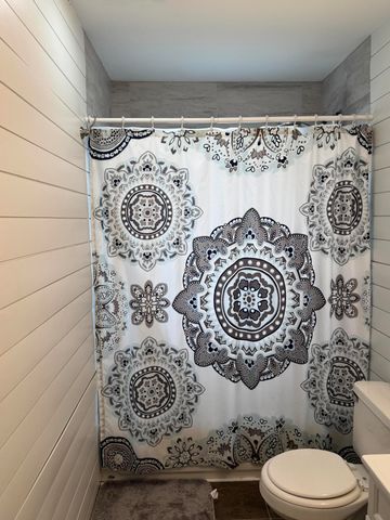 5564 Redwood Avenue, Portage, IN 46368