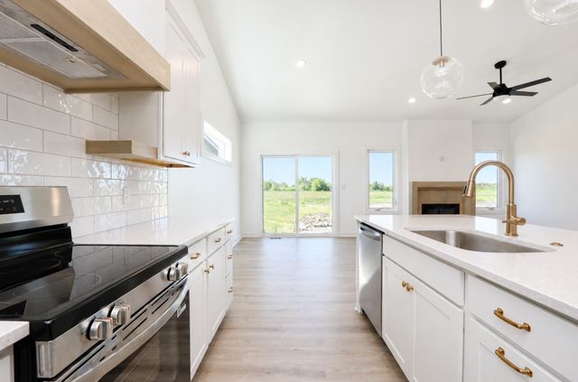 2410 NE 6th Street, Grimes, IA 50111