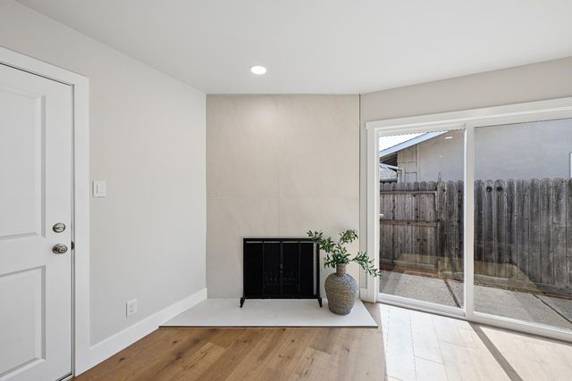 9060 New Dawn Dr, Sacramento, CA 95826