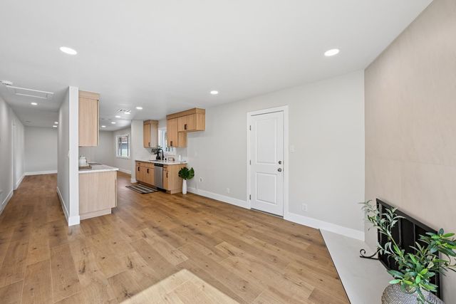 9060 New Dawn Dr, Sacramento, CA 95826