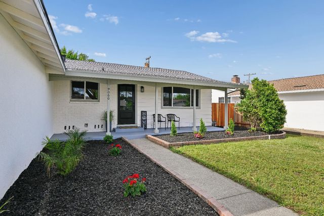 9060 New Dawn Dr, Sacramento, CA 95826