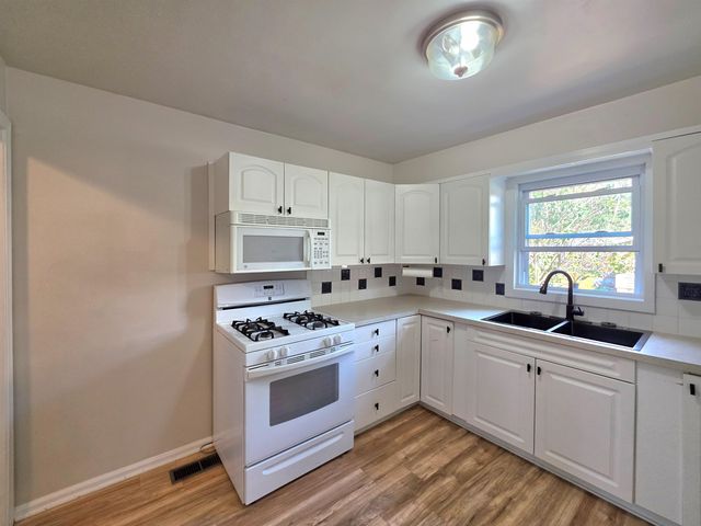 807 Borton Avenue, Essexville, MI 48732