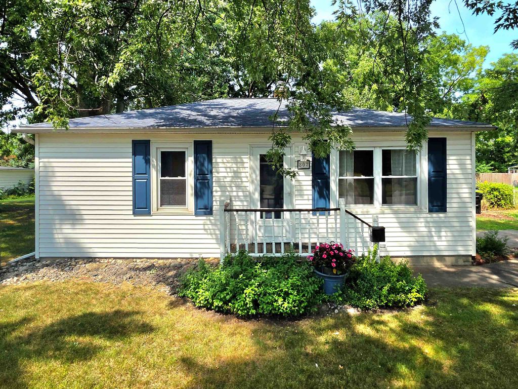 807 Borton Avenue, Essexville, MI 48732