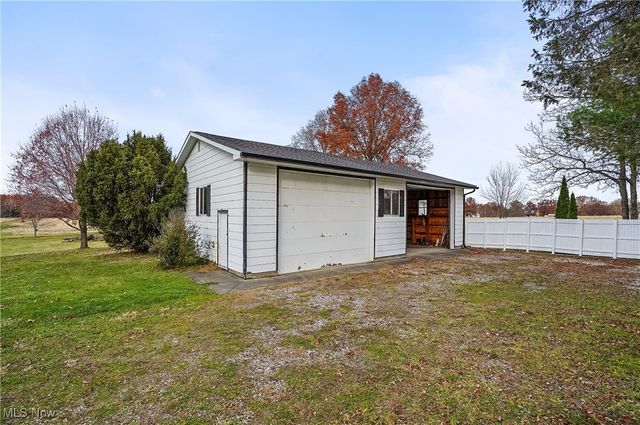 9865 Tallmadge Road, Diamond, OH 44412