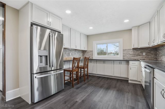 9865 Tallmadge Road, Diamond, OH 44412