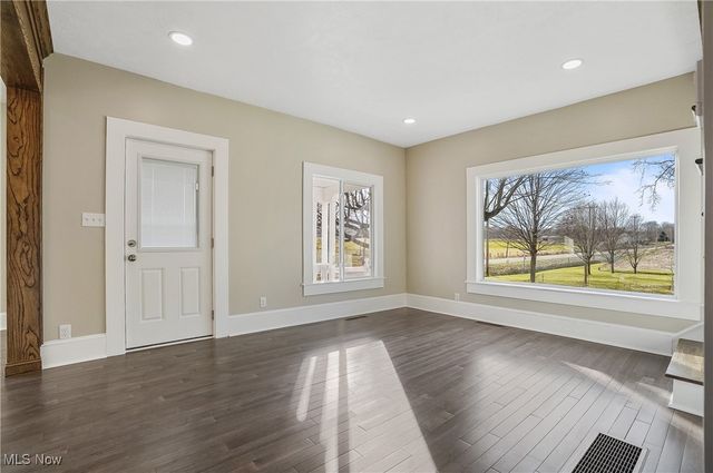 9865 Tallmadge Road, Diamond, OH 44412