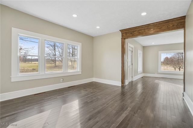 9865 Tallmadge Road, Diamond, OH 44412