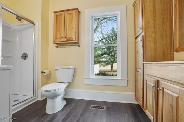 9865 Tallmadge Road, Diamond, OH 44412