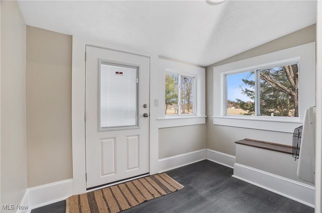 9865 Tallmadge Road, Diamond, OH 44412