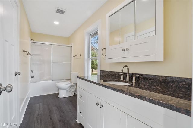 9865 Tallmadge Road, Diamond, OH 44412