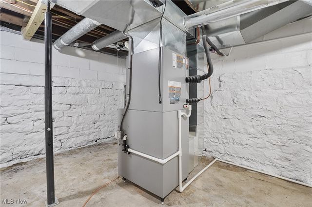 9865 Tallmadge Road, Diamond, OH 44412