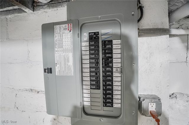 9865 Tallmadge Road, Diamond, OH 44412