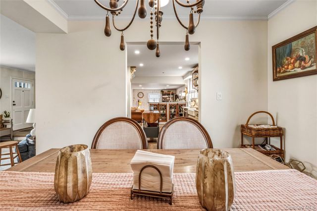 31 Munson Court, Melville, NY 11747