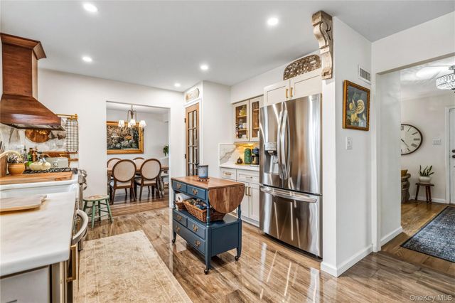 31 Munson Court, Melville, NY 11747