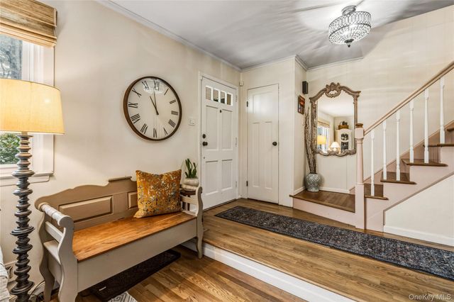 31 Munson Court, Melville, NY 11747