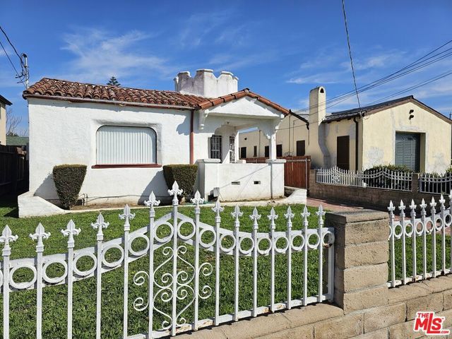 533 W 95th Street, Los Angeles, CA 90044