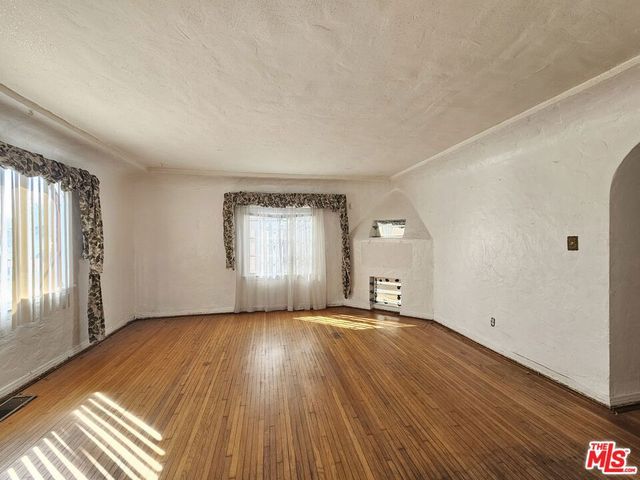 533 W 95th Street, Los Angeles, CA 90044