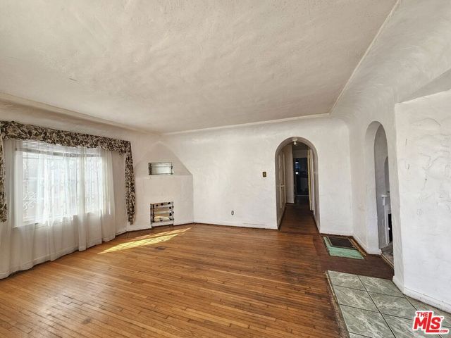 533 W 95th Street, Los Angeles, CA 90044