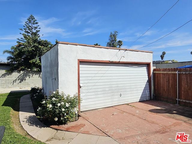 533 W 95th Street, Los Angeles, CA 90044