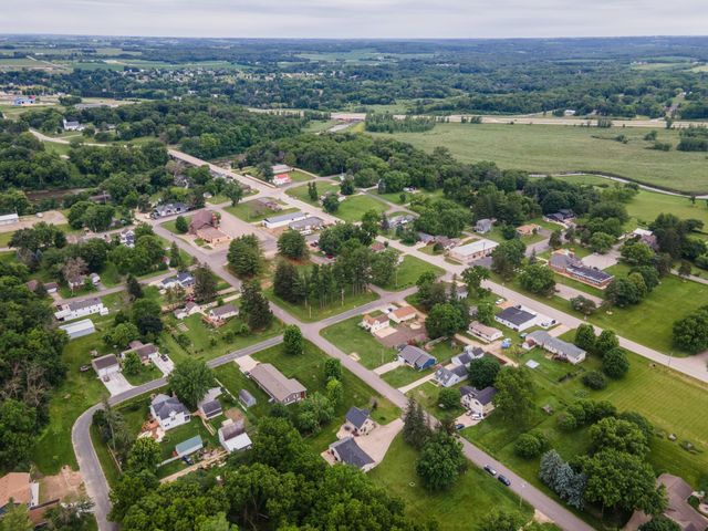 240 1st Ave NE, Oronoco, MN 55960