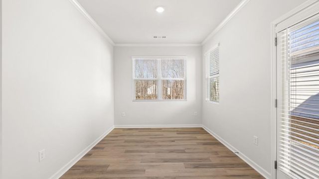 68 King Village, Braselton, GA 30517