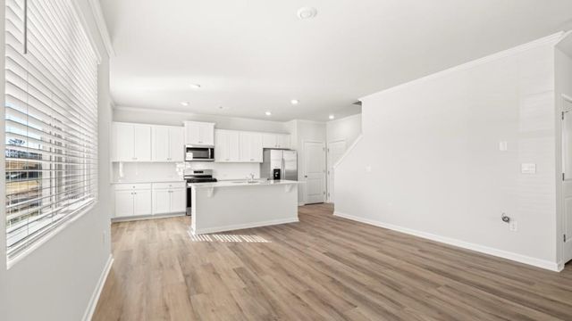 68 King Village, Braselton, GA 30517