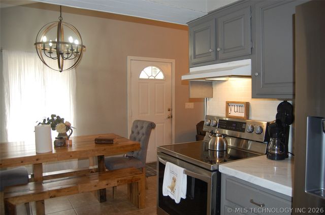 608 Pine Street, Henryetta, OK 74437