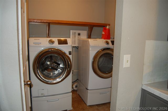 608 Pine Street, Henryetta, OK 74437