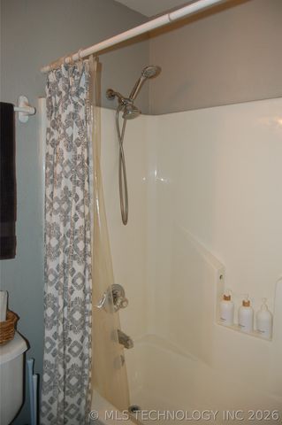 608 Pine Street, Henryetta, OK 74437