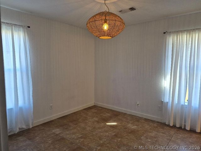 608 Pine Street, Henryetta, OK 74437