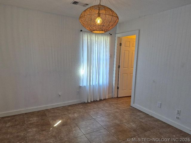 608 Pine Street, Henryetta, OK 74437