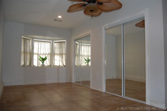 608 Pine Street, Henryetta, OK 74437