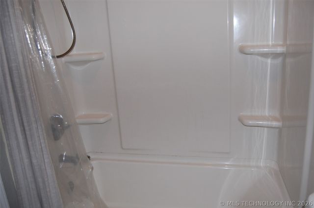 608 Pine Street, Henryetta, OK 74437