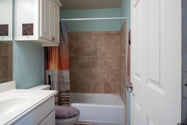 318 Amanda Ct, Whitehouse, TX 75791