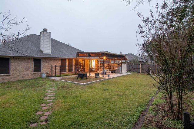 318 Amanda Ct, Whitehouse, TX 75791