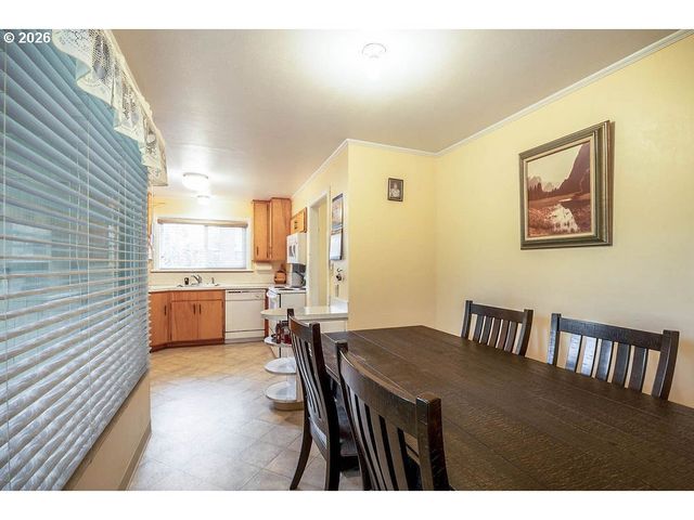 190 HUNSAKER Ln, Eugene, OR 97404