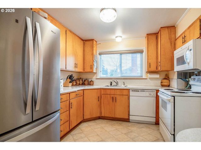 190 HUNSAKER Ln, Eugene, OR 97404