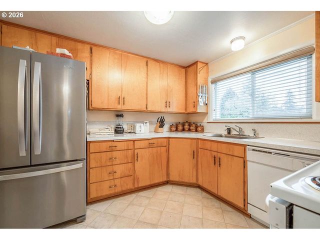 190 HUNSAKER Ln, Eugene, OR 97404