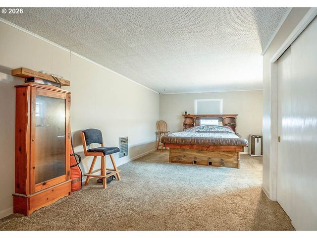 190 HUNSAKER Ln, Eugene, OR 97404