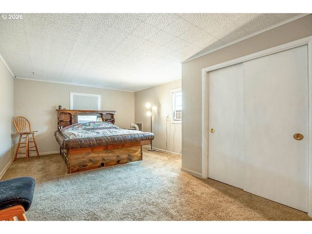 190 HUNSAKER Ln, Eugene, OR 97404