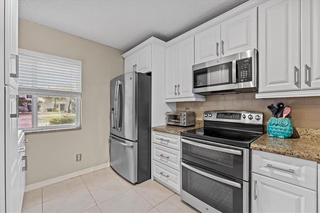 20815 NW 2nd Street 20815, Pembroke Pines, FL 33029