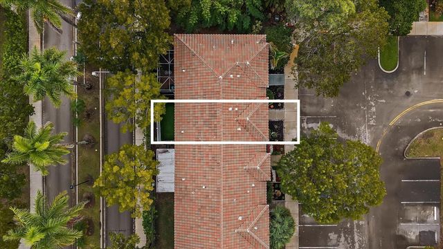 20815 NW 2nd Street 20815, Pembroke Pines, FL 33029