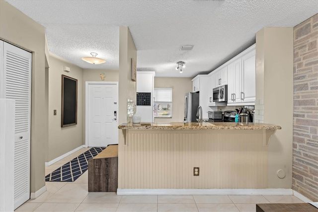 20815 NW 2nd Street 20815, Pembroke Pines, FL 33029