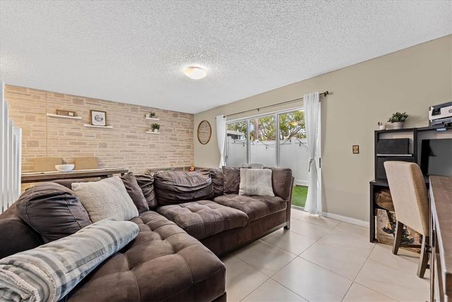 20815 NW 2nd Street 20815, Pembroke Pines, FL 33029