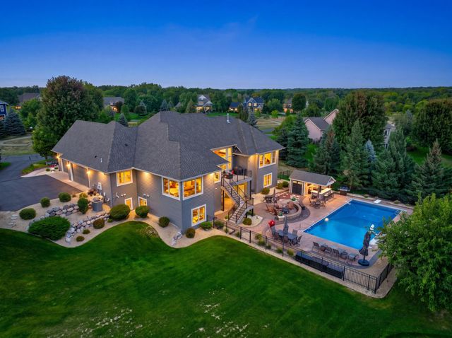 2928 Jonquil Trail N, Lake Elmo, MN 55042