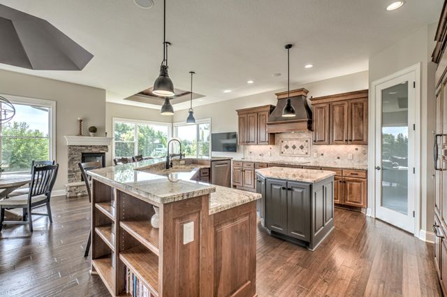 2928 Jonquil Trail N, Lake Elmo, MN 55042